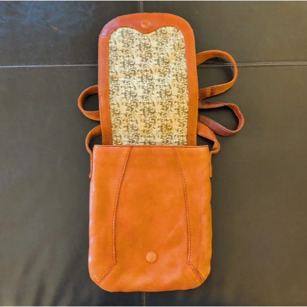 Vintage Hobo International Soft Orange Brown Leather Crossbody PurseRead